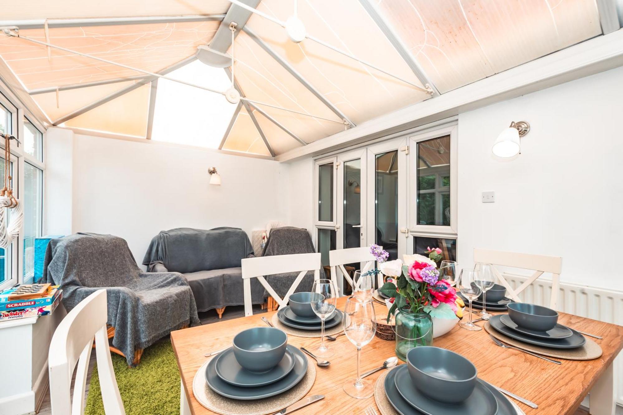 Family Gathering Bungalow Southampton Ngoại thất bức ảnh